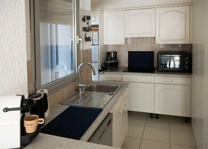 Les Pieds Dans L'eau Acces Direct A La ! * Гранвиль