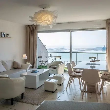 Les Pieds Dans L'eau Accès Direct à La !