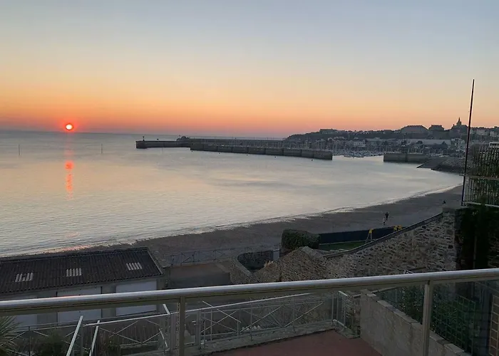 Les Pieds Dans L'eau Acces Direct A La ! * Granville