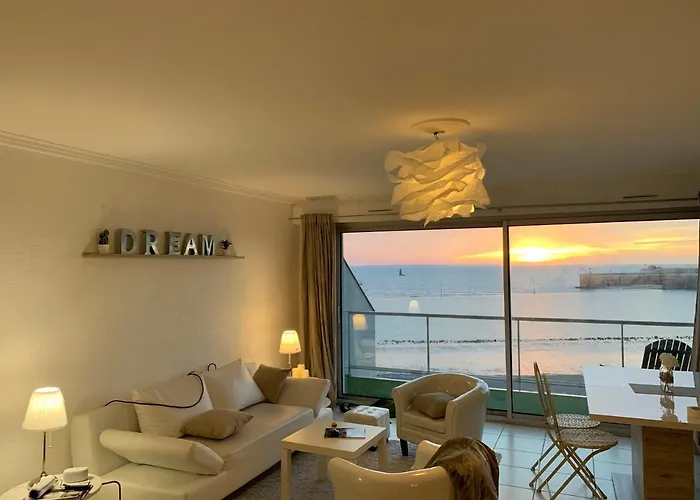 Les Pieds Dans L'eau Acces Direct A La ! גראנוויל